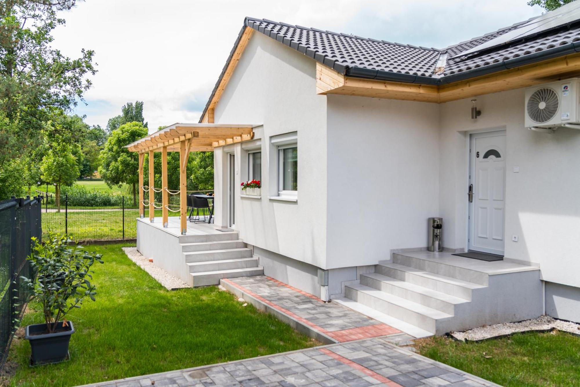 Balatonic Lemon Apartmanhaz Siofok Luaran gambar